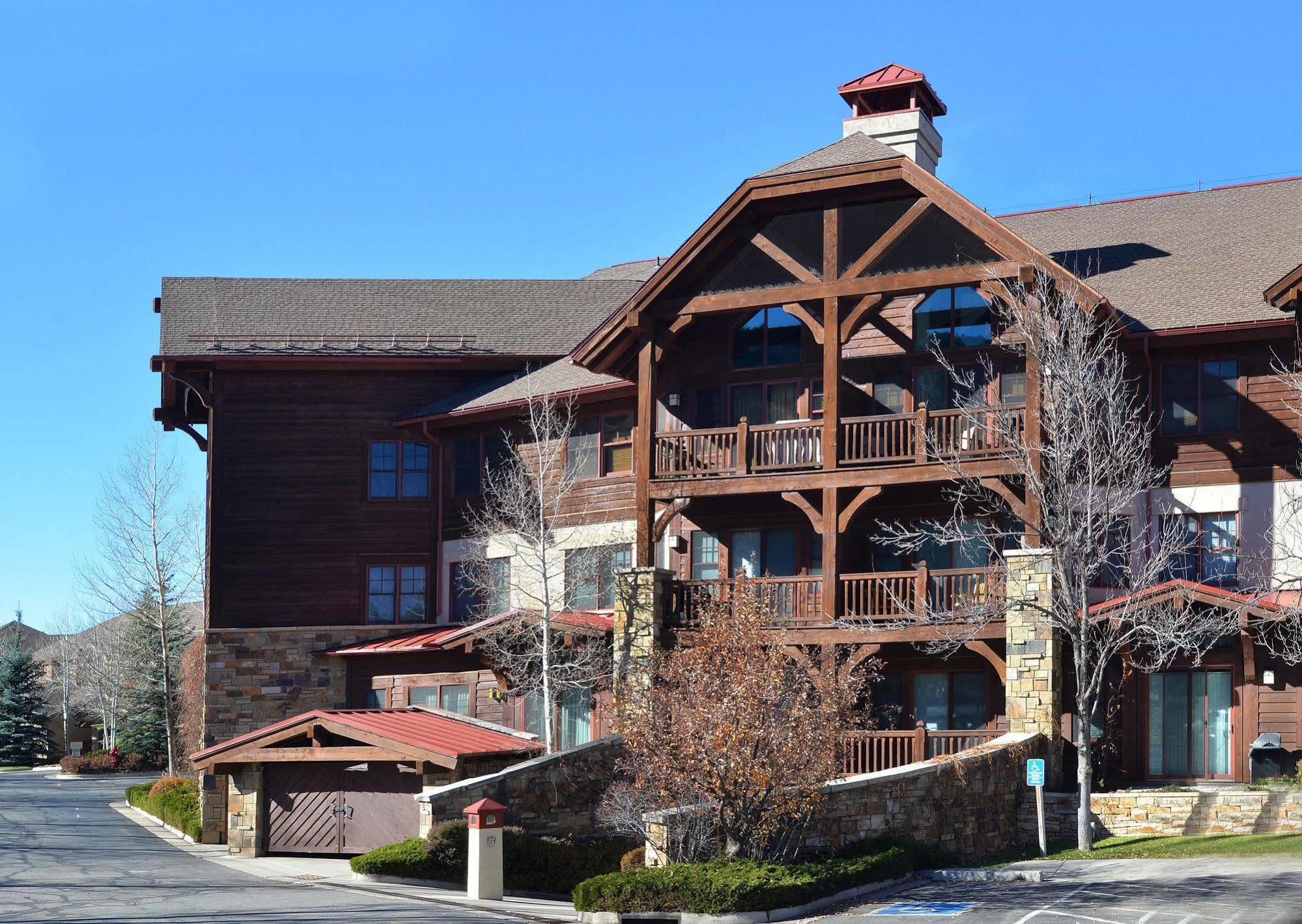 Lodge At Brookside Avon Village Exterior foto